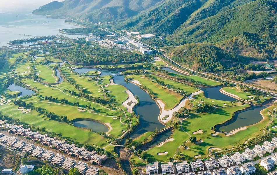 Diamond Bay Golf & Villas - Hole Description
